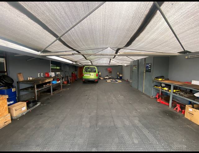 350M² BUILDING FOR SALE IN MILNERTON CENTRAL